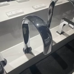 Vòi lavabo cảm ứng TOTO TLE24007A