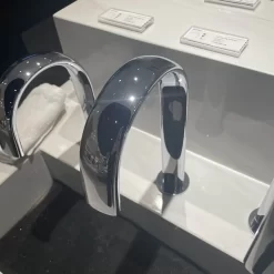Vòi lavabo cảm ứng TOTO TLE24007A