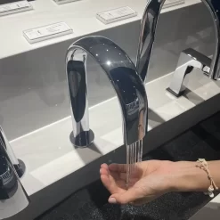 Vòi lavabo cảm ứng TOTO TLE24007A