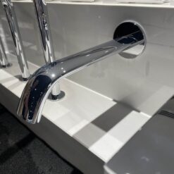 Vòi lavabo cảm ứng TOTO TLE24010V