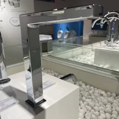 Vòi lavabo cảm ứng TOTO TLE25008A