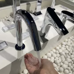 Vòi lavabo cảm ứng TOTO TLE26006A