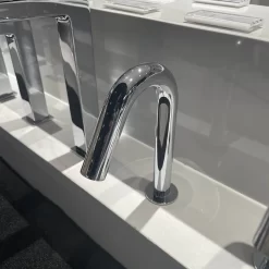 Vòi lavabo cảm ứng TOTO TLE26006V