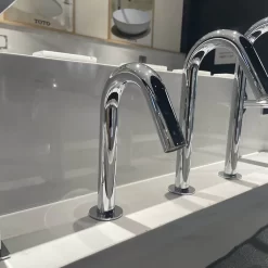 Vòi lavabo cảm ứng TOTO TLE26006V