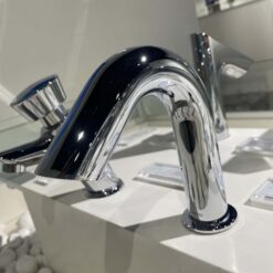 Vòi lavabo cảm ứng TOTO TLE28002A