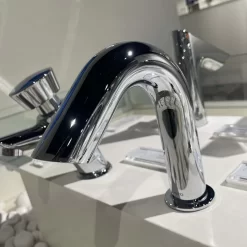 Vòi lavabo cảm ứng TOTO TLE28002A
