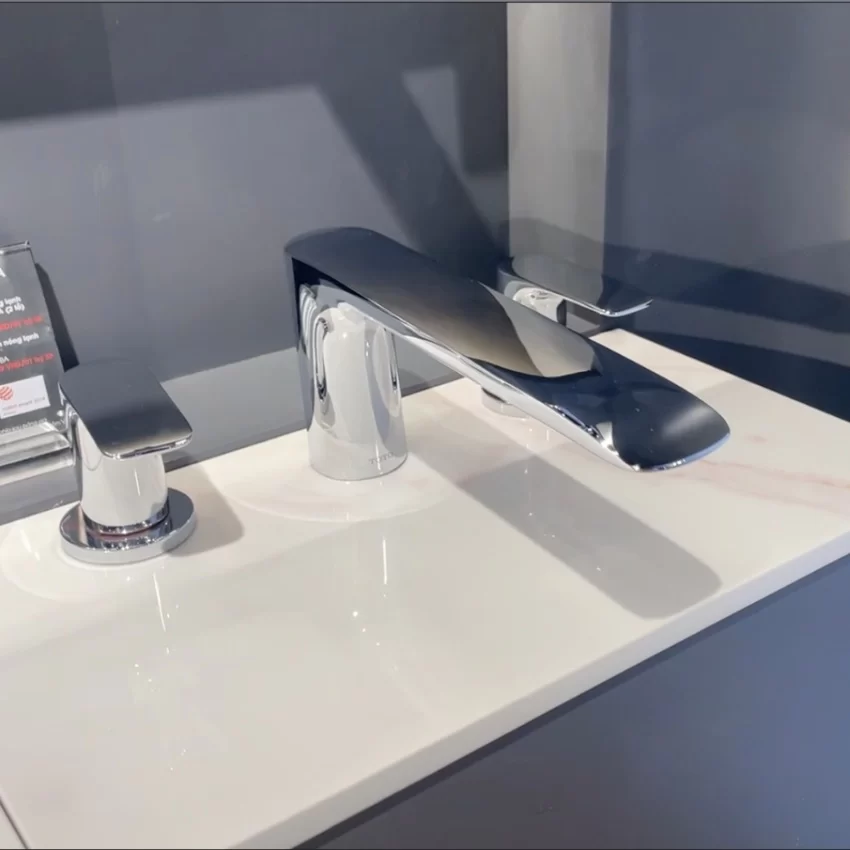 Phù hợp cho mọi không gian phòng tắm Vòi lavabo nóng lạnh GA TOTO TLG04201BB phù hợp với mọi không gian