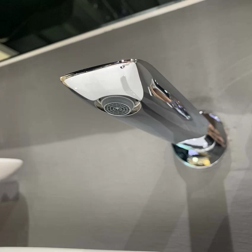 Vòi lavabo nóng lạnh gắn tường GA TOTO TLG04310BB 6 Vòi lavabo nóng lạnh gắn tường GA TOTO TLG04310BB