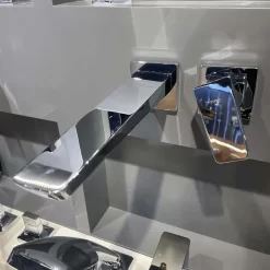 Vòi lavabo nóng lạnh gắn tường GE TOTO TLG07308BB