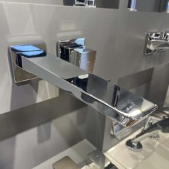 Vòi lavabo nóng lạnh gắn tường GE TOTO TLG07308BB