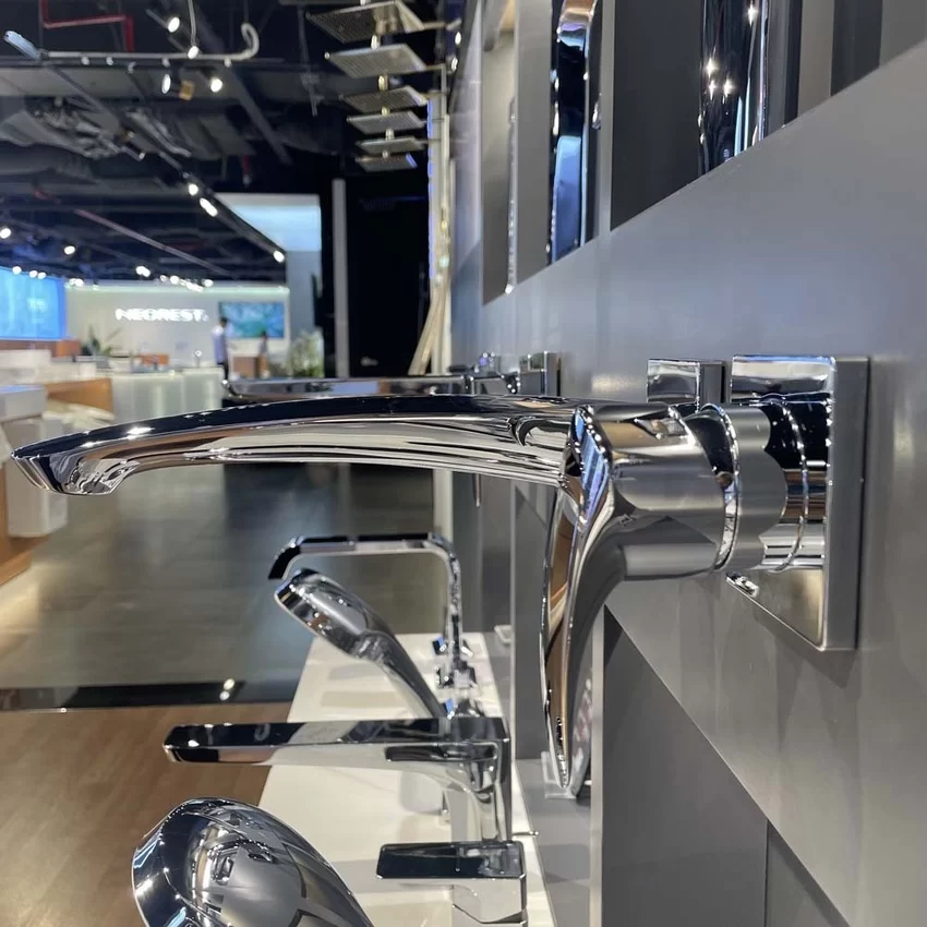 Vòi lavabo nóng lạnh gắn tường GM TOTO TLG09308BB 20 Ứng dụng vòi lavabo nóng lạnh gắn tường GM TOTO TLG09308BB trong không gian hiện đại