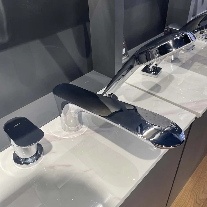 Vòi lavabo thiết kế gắn tường tiết kiệm không gian Vòi lavabo thiết kế gắn tường tiết kiệm không gian - SKU TLG01311BB