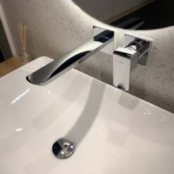 Vòi lavabo nóng lạnh gắn tường GR TOTO TLG02311BB (TLG02311B)