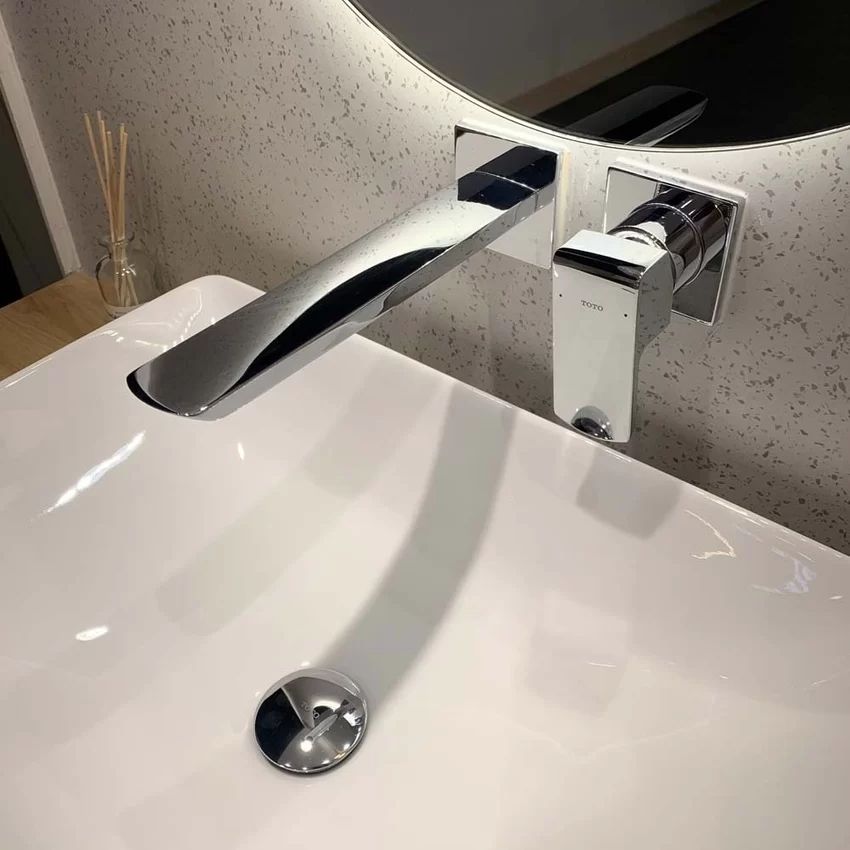Thiết kế hiện đại của vòi lavabo TOTO TLG02311BB Thiết kế hiện đại của vòi lavabo TOTO TLG02311BB