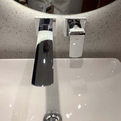 Vòi lavabo nóng lạnh gắn tường GR TOTO TLG02311BB (TLG02311B)