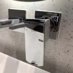 Vòi lavabo nóng lạnh gắn tường GR TOTO TLG02311BB (TLG02311B) 25 Vòi lavabo nóng lạnh gắn tường GR TOTO TLG02311BB (TLG02311B)