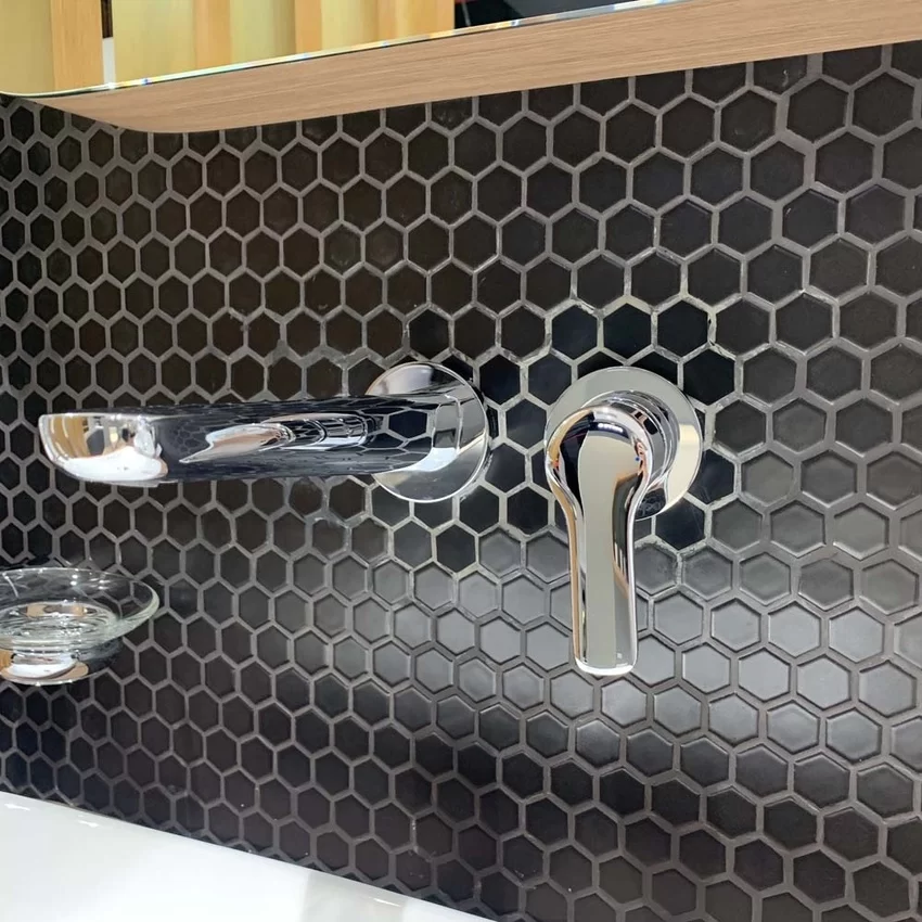 Vòi lavabo nóng lạnh gắn tường GS TOTO TLG03308BB (TLG03308B) 11 Vòi lavabo nóng lạnh gắn tường GS TOTO TLG03308BB (TLG03308B)