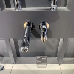 Vòi lavabo nóng lạnh gắn tường LC TOTO TLS03308B