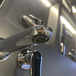Vòi lavabo nóng lạnh gắn tường LF TOTO TLS04308B