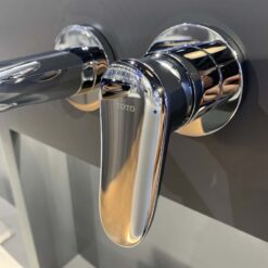 Vòi lavabo nóng lạnh gắn tường LF TOTO TLS04308B