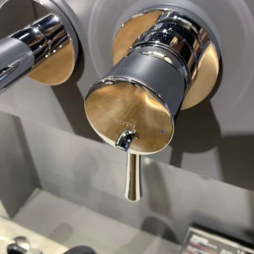 Vòi Lavabo Nóng Lạnh Gắn Tường LN TOTO TLS02308B Vòi Lavabo Nóng Lạnh Gắn Tường LN TOTO TLS02308B - Ảnh 5