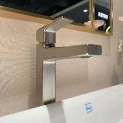 Vòi lavabo nóng lạnh GB TOTO TLG10303V