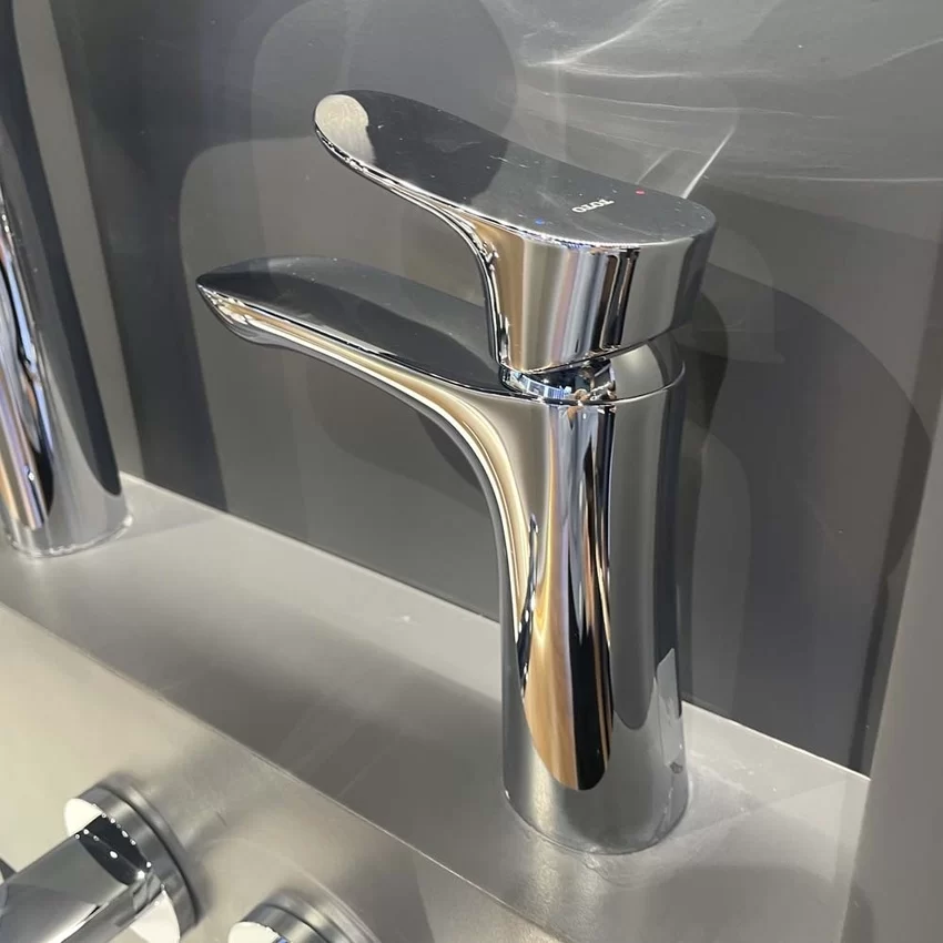 Ứng dụng sản phẩm trong thực tế TLG01301V Ứng dụng thực tế của Vòi lavabo nóng lạnh GO TOTO TLG01301V trong các không gian hiện đại