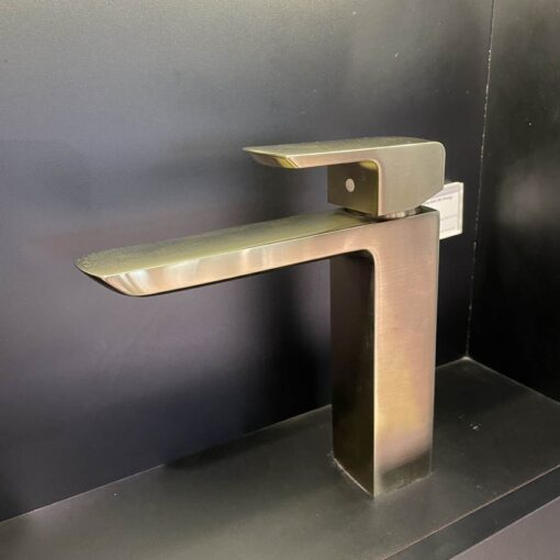 Vòi lavabo nóng lạnh GR TOTO TLG02304V