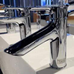 Vòi lavabo nóng lạnh LB TOTO TLS01301V 10 Vòi lavabo nóng lạnh LB TOTO TLS01301V