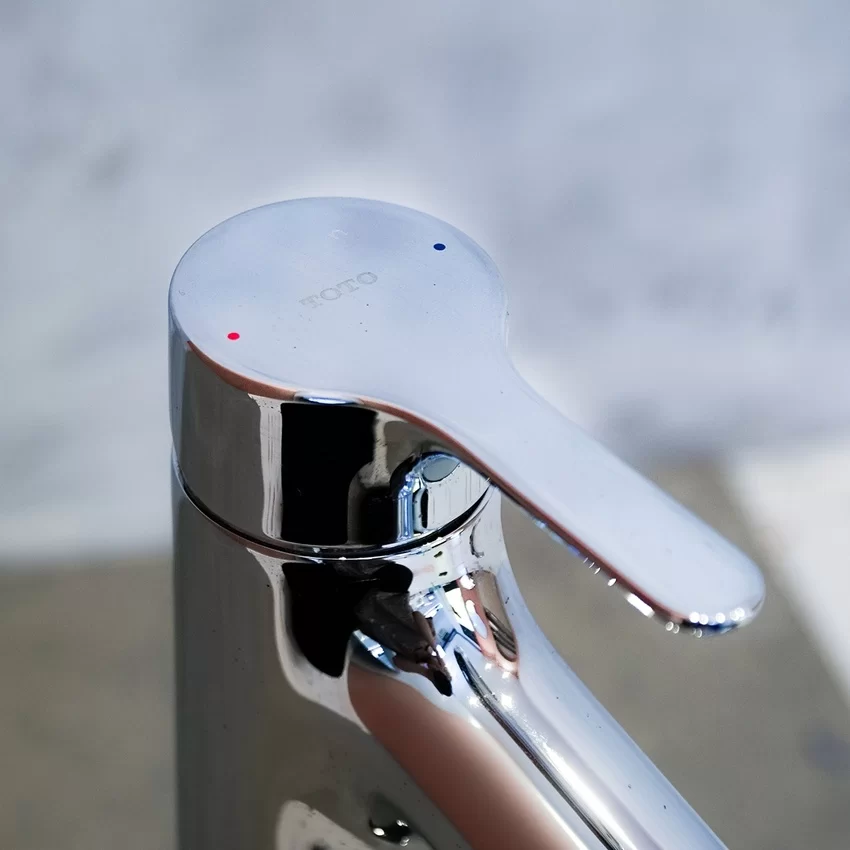 Vòi lavabo nóng lạnh LB TOTO TLS01307V với Hải Yến Home Vòi lavabo nóng lạnh LB TOTO TLS01307V với Hải Yến Home