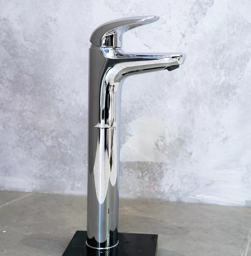 Chi tiết của Vòi lavabo nóng lạnh LC TOTO TLS03305V Chi tiết của Vòi lavabo nóng lạnh LC TOTO TLS03305V