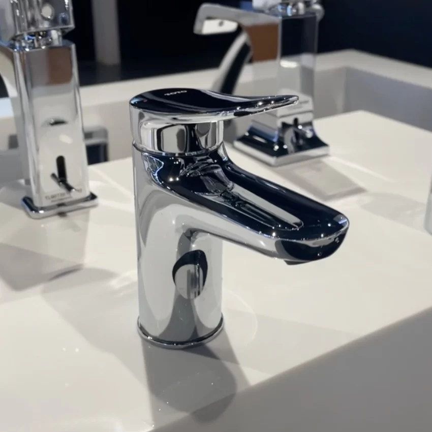 Vòi Lavabo Nóng Lạnh TOTO TLS04301V - Ảnh 3 Vòi Lavabo Nóng Lạnh TOTO TLS04301V