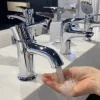 Vòi lavabo nóng lạnh LN TOTO TLS02301V