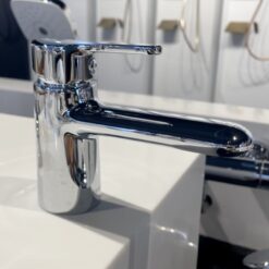 Vòi lavabo nóng lạnh New Standard TOTO TVLM102NSR