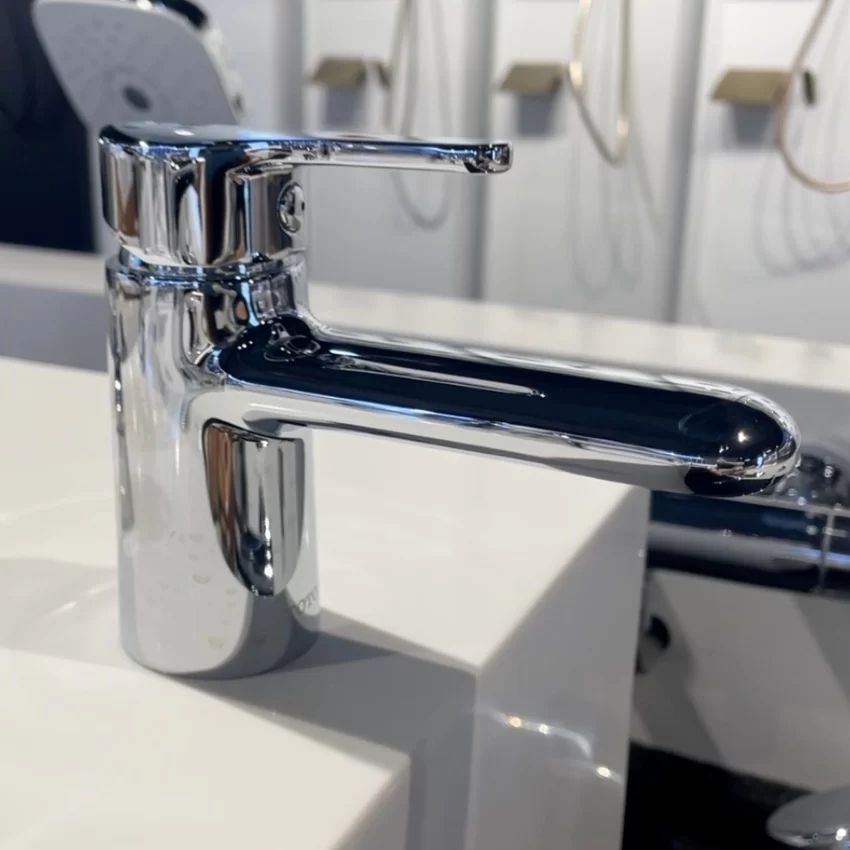 Thiết kế tinh tế của Vòi lavabo TOTO TVLM102NSR - TVLM102NSR Thiết kế tinh tế của Vòi lavabo TOTO TVLM102NSR - TVLM102NSR