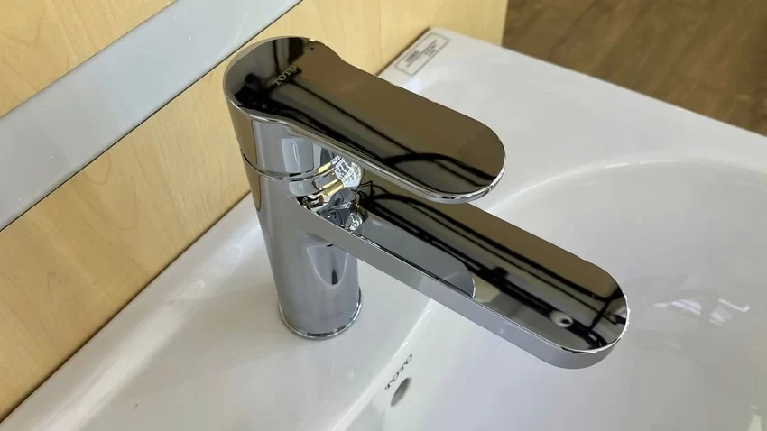 Vòi lavabo nóng lạnh TOTO TLS06301V1 8 Vòi lavabo nóng lạnh TOTO TLS06301V1