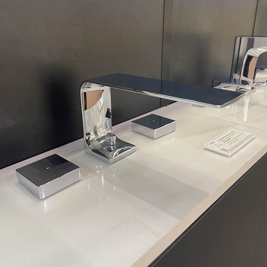 Vòi lavabo nóng lạnh ZL TOTO TLP02201BA - Mẫu ảnh 3