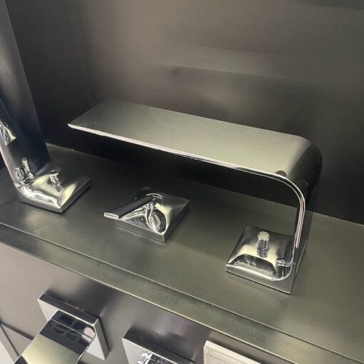 Vòi lavabo nóng lạnh ZL TOTO TLP02301B