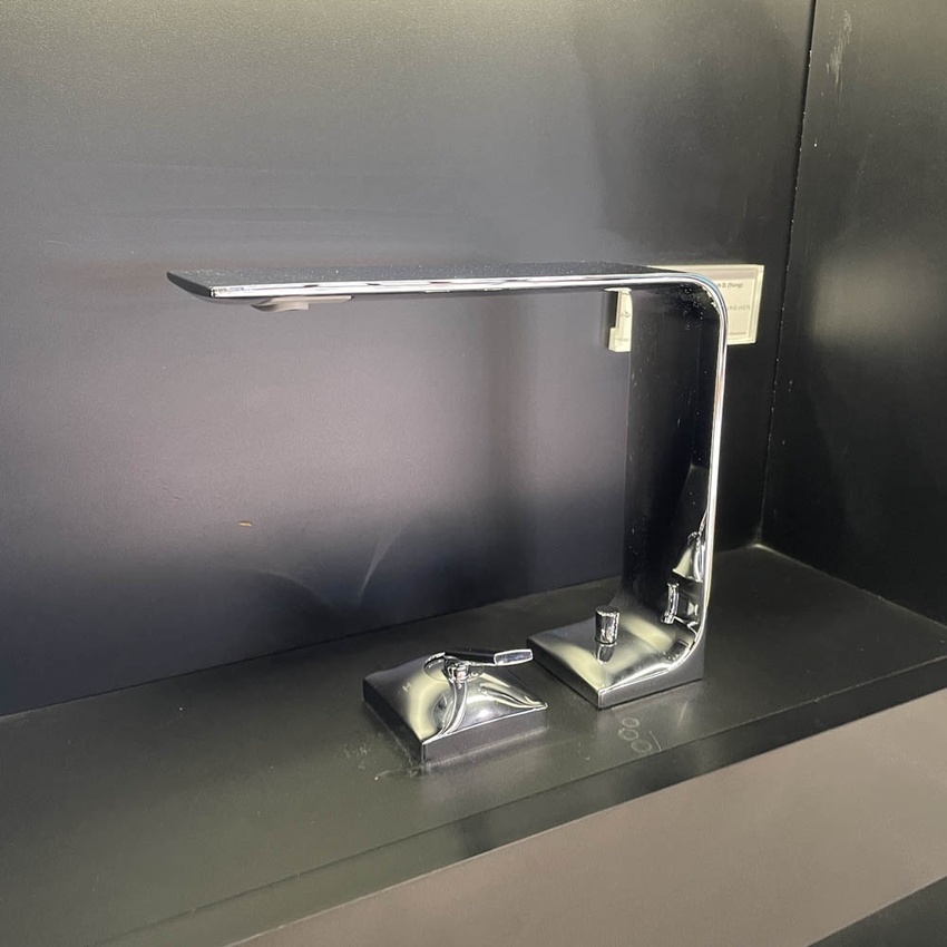 Chi tiết vòi Lavabo TOTO TLP02304B