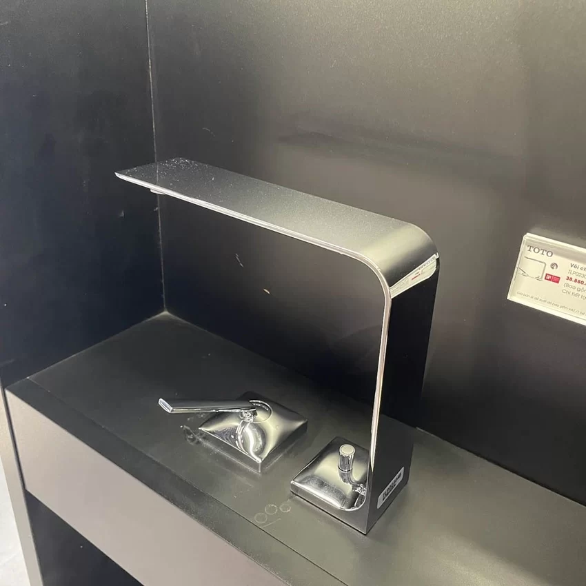 Vòi lavabo nóng lạnh ZL TOTO TLP02304B 40 Vòi Lavabo TOTO TLP02304B phù hợp mọi không gian phòng tắm