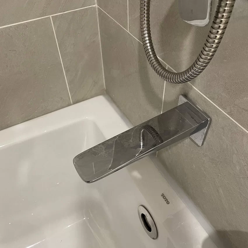 Vòi xả bồn âm tường GR TOTO TBG02001B 18 Vòi xả bồn âm tường GR TOTO TBG02001B - Sản phẩm 1