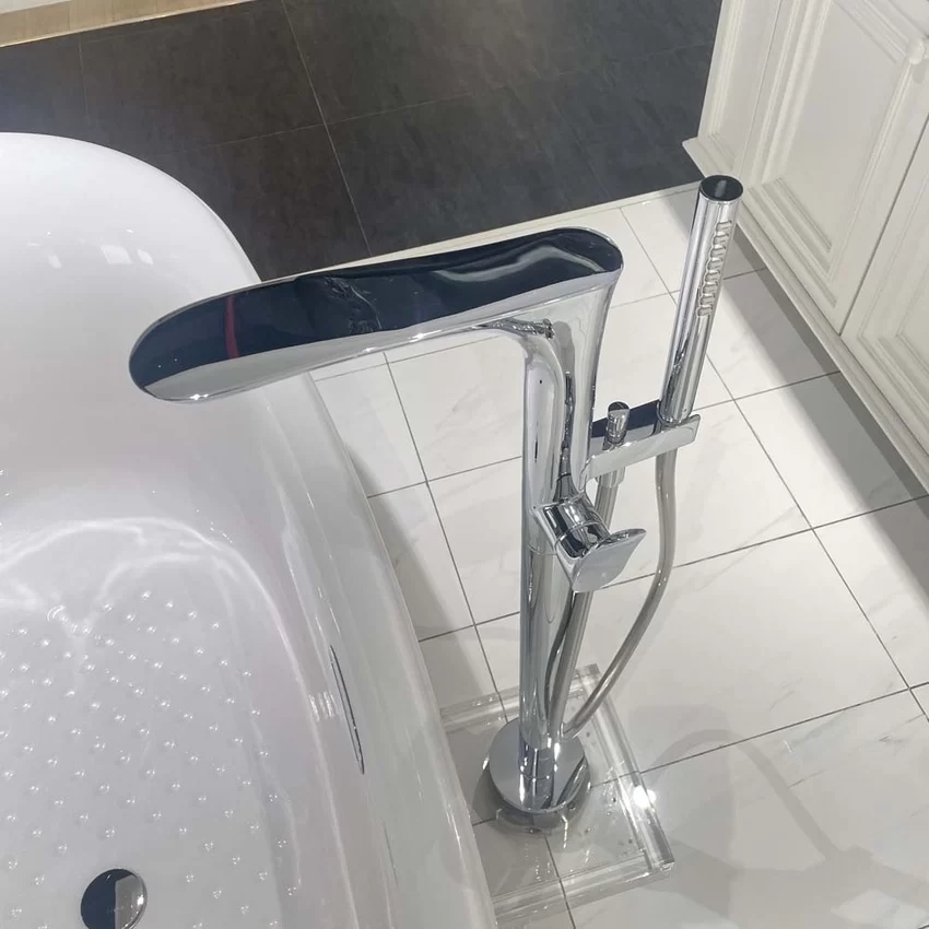 Vòi xả bồn tắm TOTO TBG01306BA đặt sàn nóng lạnh 13 Vòi xả bồn tắm TOTO TBG01306BA đặt sàn nóng lạnh