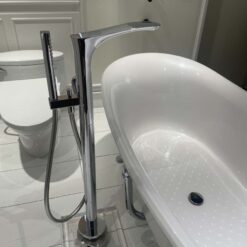 Vòi xả bồn tắm TOTO TBG01306BA đặt sàn nóng lạnh