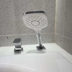 Vòi xả bồn tắm TOTO TBG02202A nóng lạnh kèm tay sen