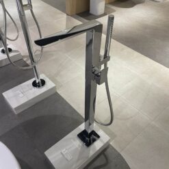 Vòi xả bồn tắm TOTO TBG02306AA đặt sàn nóng lạnh