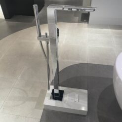 Vòi xả bồn tắm TOTO TBG02306AA đặt sàn nóng lạnh