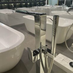 Vòi xả bồn tắm TOTO TBG02306AA đặt sàn nóng lạnh