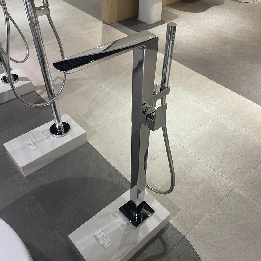 Vòi xả bồn tắm TOTO TBG02306BA TBN01105B đặt sàn nóng lạnh (kèm đế) 18 Vòi xả bồn tắm TOTO TBG02306BA TBN01105B đặt sàn nóng lạnh