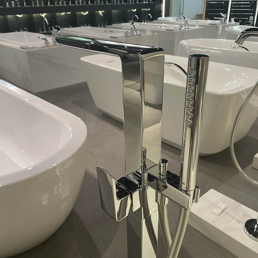 Vòi xả bồn tắm TOTO TBG02306BA TBN01105B đặt sàn nóng lạnh (kèm đế) 22 Ứng dụng thực tế vòi xả bồn tắm TOTO TBG02306BA TBN01105B - Hải Yến Home