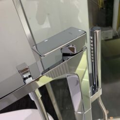 Vòi xả bồn tắm TOTO TBG07306AA TBN01105B đặt sàn nóng lạnh (kèm đế)